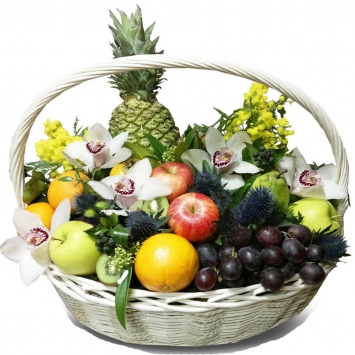 Корзина с фруктами и цветами Белиссимо